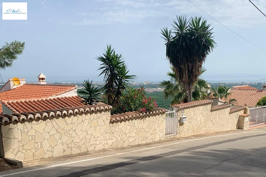 single family house in Oliva for sale, built area 123 m², year built 2002, condition neat, + central heating, plot area 700 m², 2 bedroom, 2 bathroom, ref.: RA-0321-21