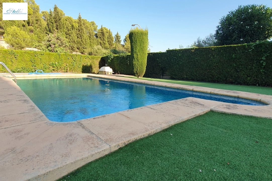 mansion in Oliva for sale, built area 210 m², year built 1995, condition neat, + stove, plot area 849 m², 4 bedroom, 3 bathroom, swimming-pool, ref.: RA-0921-3