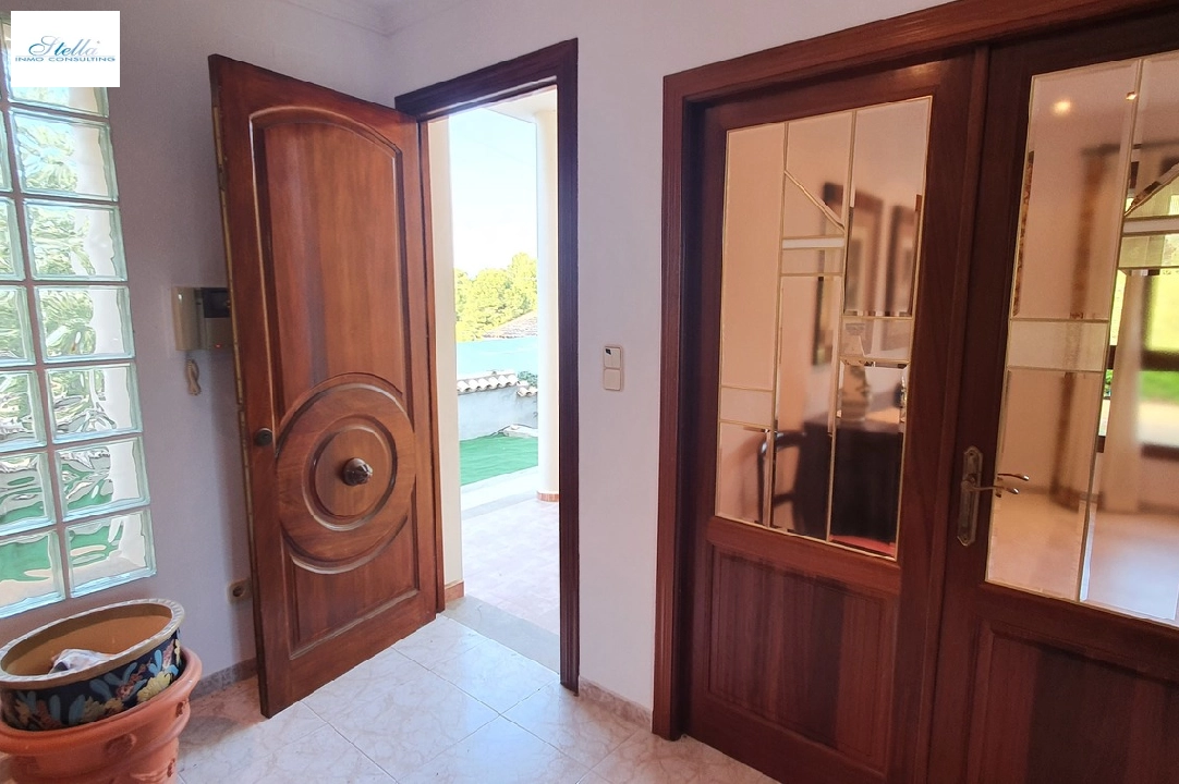 mansion in Oliva for sale, built area 210 m², year built 1995, condition neat, + stove, plot area 849 m², 4 bedroom, 3 bathroom, swimming-pool, ref.: RA-0921-8