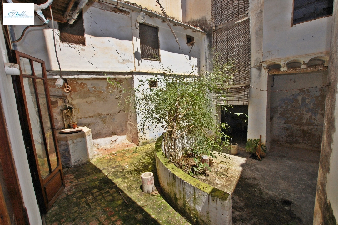 town house in Pego for sale, built area 373 m², year built 1910, air-condition, plot area 200 m², 5 bedroom, 2 bathroom, swimming-pool, ref.: O-V80314-11