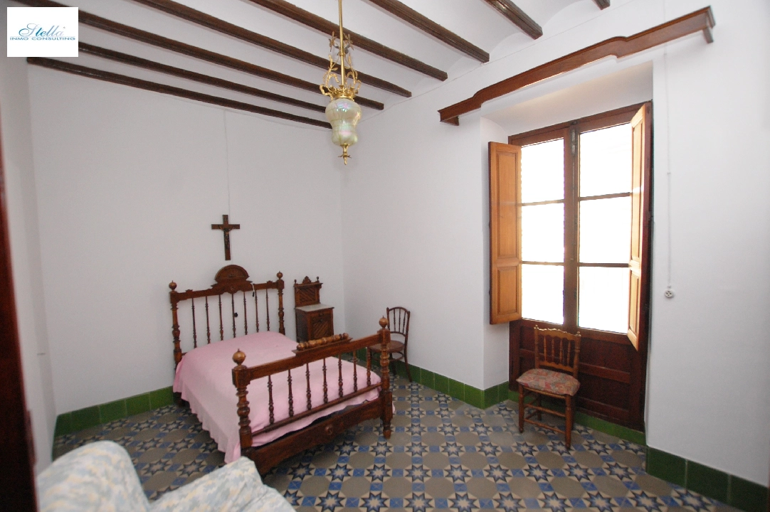 town house in Pego for sale, built area 373 m², year built 1910, air-condition, plot area 200 m², 5 bedroom, 2 bathroom, swimming-pool, ref.: O-V80314-17