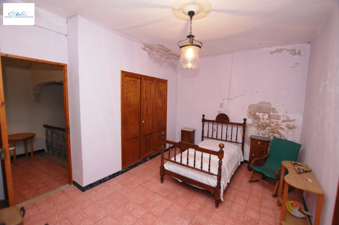 town house in Pego for sale, built area 373 m², year built 1910, air-condition, plot area 200 m², 5 bedroom, 2 bathroom, swimming-pool, ref.: O-V80314-29