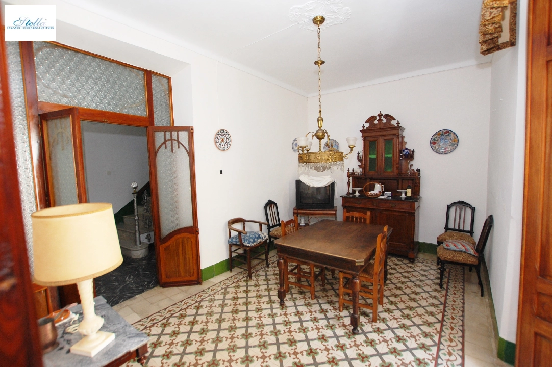 town house in Pego for sale, built area 373 m², year built 1910, air-condition, plot area 200 m², 5 bedroom, 2 bathroom, swimming-pool, ref.: O-V80314-8