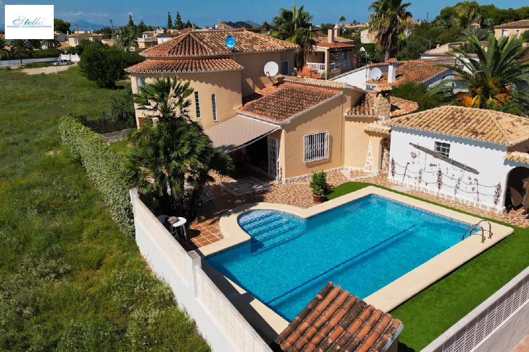 villa in Els Poblets(Partida Gironets) for sale, built area 175 m², year built 1982, condition neat, + KLIMA, air-condition, plot area 585 m², 3 bedroom, 3 bathroom, swimming-pool, ref.: RG-0523-1