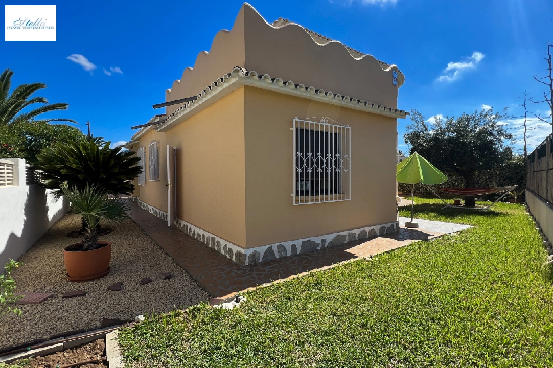 villa in Els Poblets(Partida Gironets) for sale, built area 175 m², year built 1982, condition neat, + KLIMA, air-condition, plot area 585 m², 3 bedroom, 3 bathroom, swimming-pool, ref.: RG-0523-38