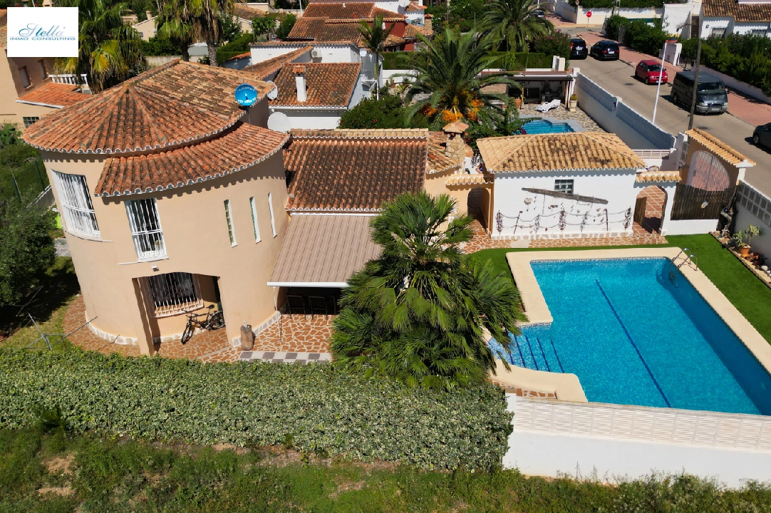 villa in Els Poblets(Partida Gironets) for sale, built area 175 m², year built 1982, condition neat, + KLIMA, air-condition, plot area 585 m², 3 bedroom, 3 bathroom, swimming-pool, ref.: RG-0523-4