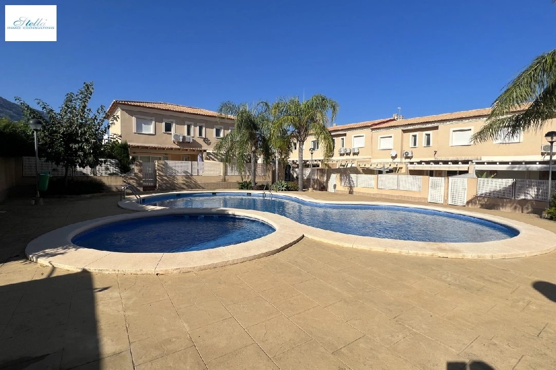 terraced house in Denia for rent, built area 130 m², condition neat, + KLIMA, air-condition, plot area 160 m², 4 bedroom, 3 bathroom, swimming-pool, ref.: D-0223-3