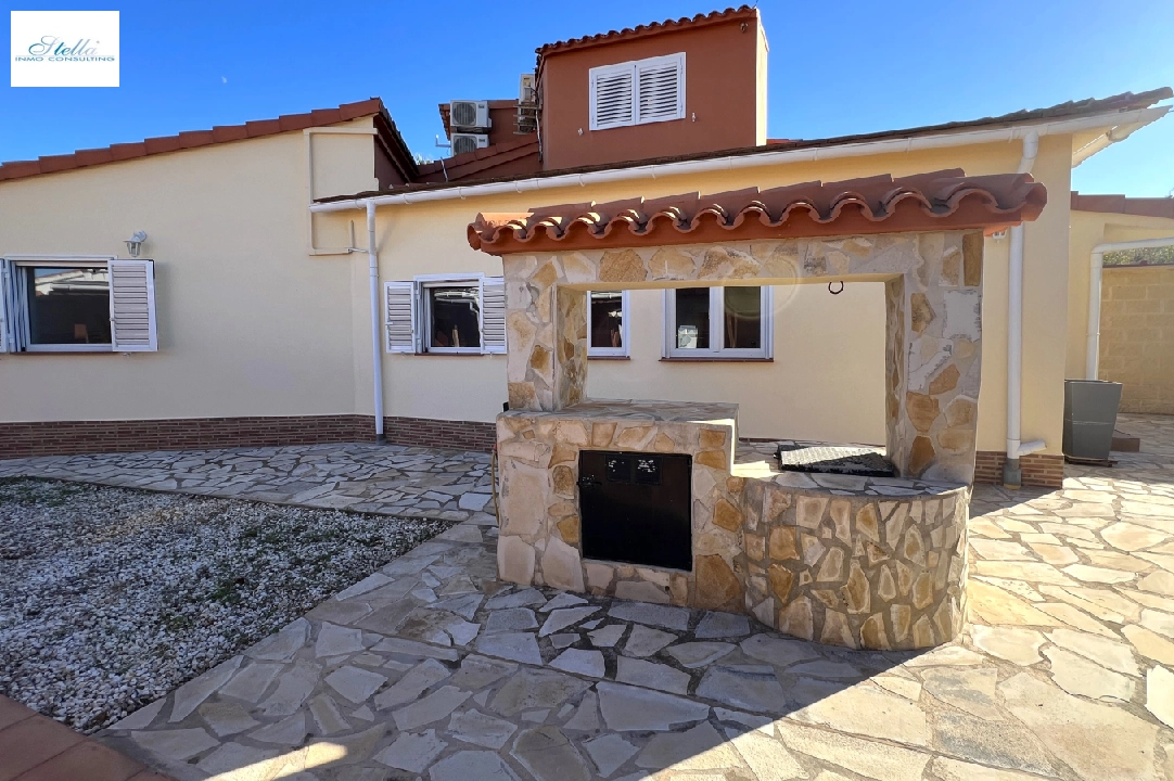 villa in Denia for sale, built area 215 m², year built 1978, + central heating, air-condition, plot area 954 m², 5 bedroom, 2 bathroom, swimming-pool, ref.: FK-1923-3
