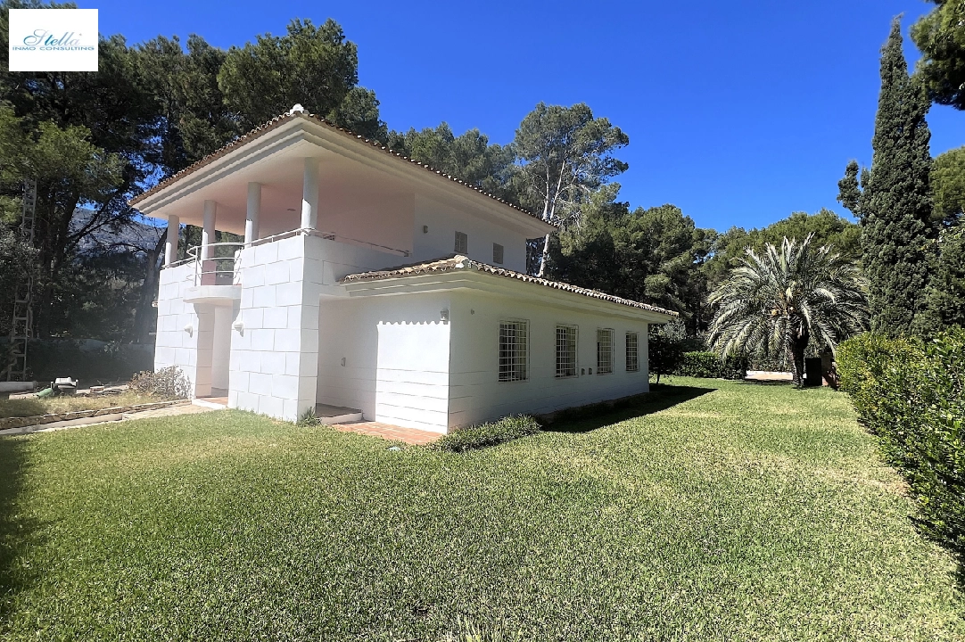 villa in Denia(Las Rotas) for sale, built area 280 m², year built 1989, condition neat, + central heating, plot area 1150 m², 5 bedroom, 4 bathroom, swimming-pool, ref.: SC-T0424-29