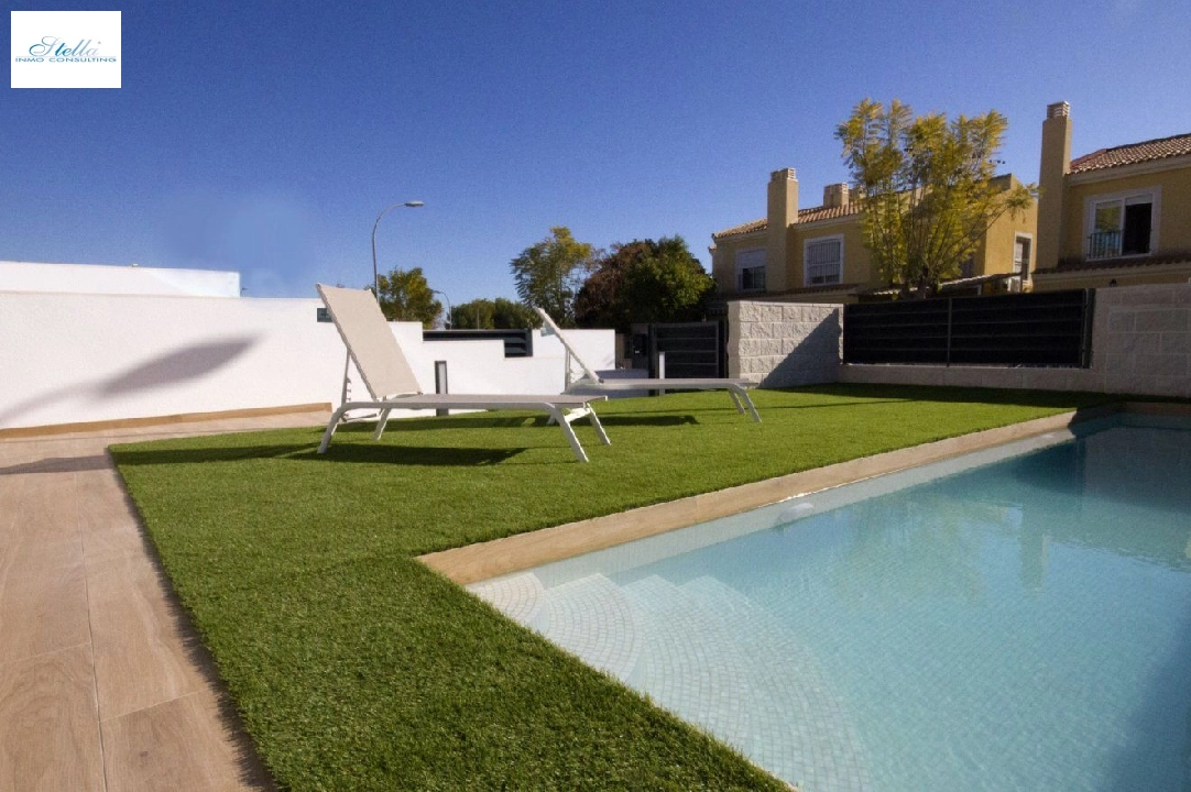 villa in El Campello(El Campello) for sale, built area 220 m², plot area 500 m², 4 bedroom, 3 bathroom, swimming-pool, ref.: AM-1110DA-3700-2